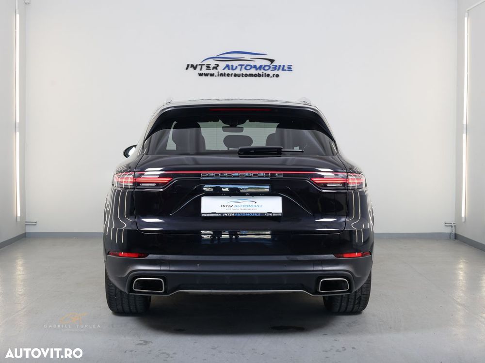 Porsche Cayenne - 4