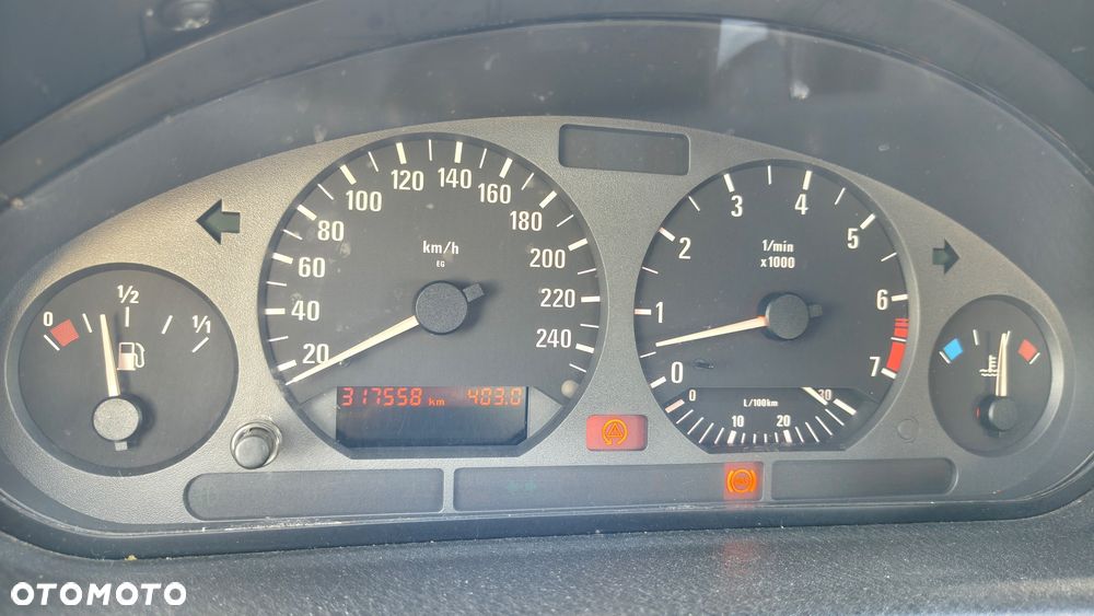 BMW Seria 3 323i - 7