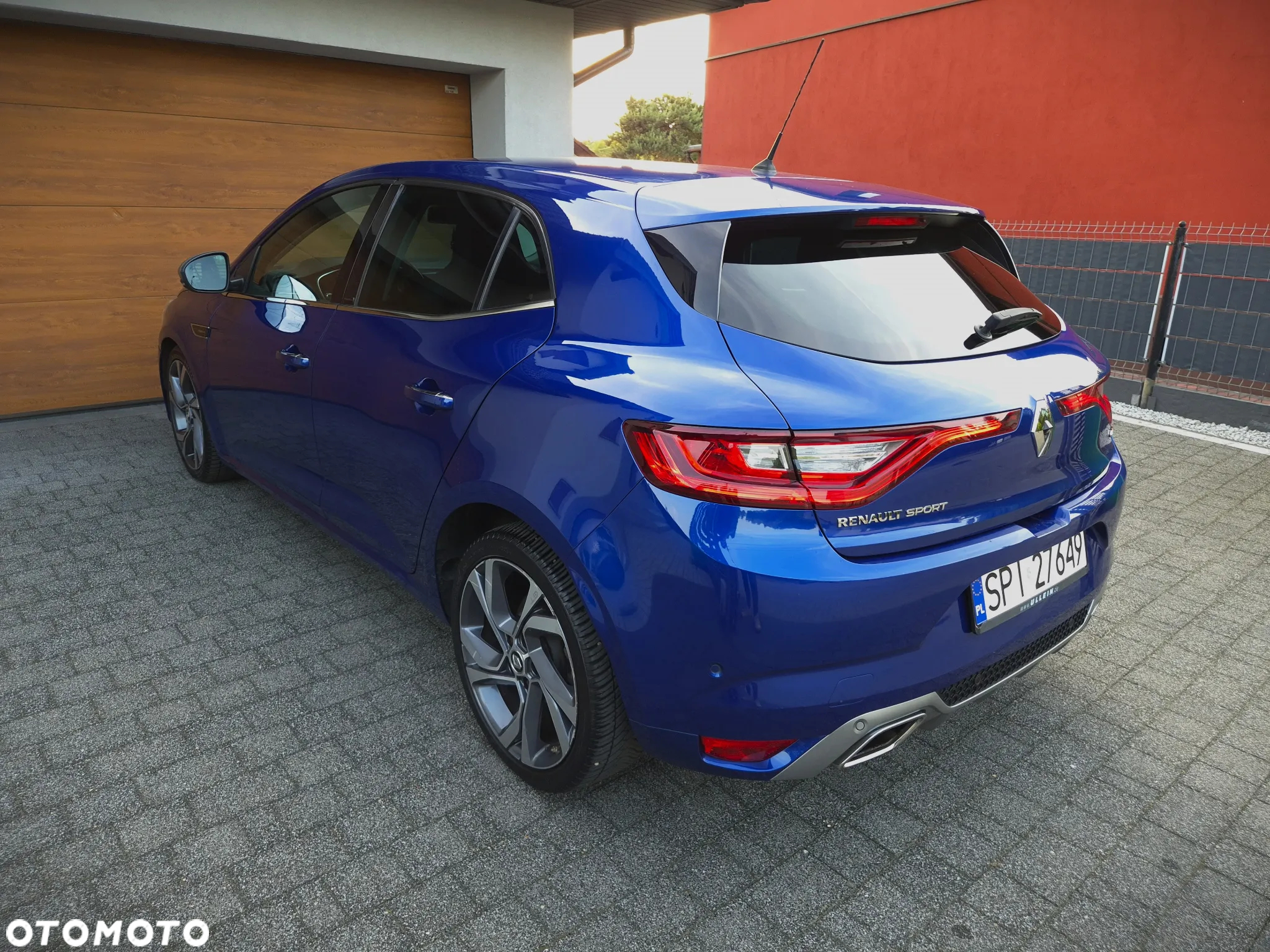 Renault Megane ENERGY TCe 205 EDC GT - 15