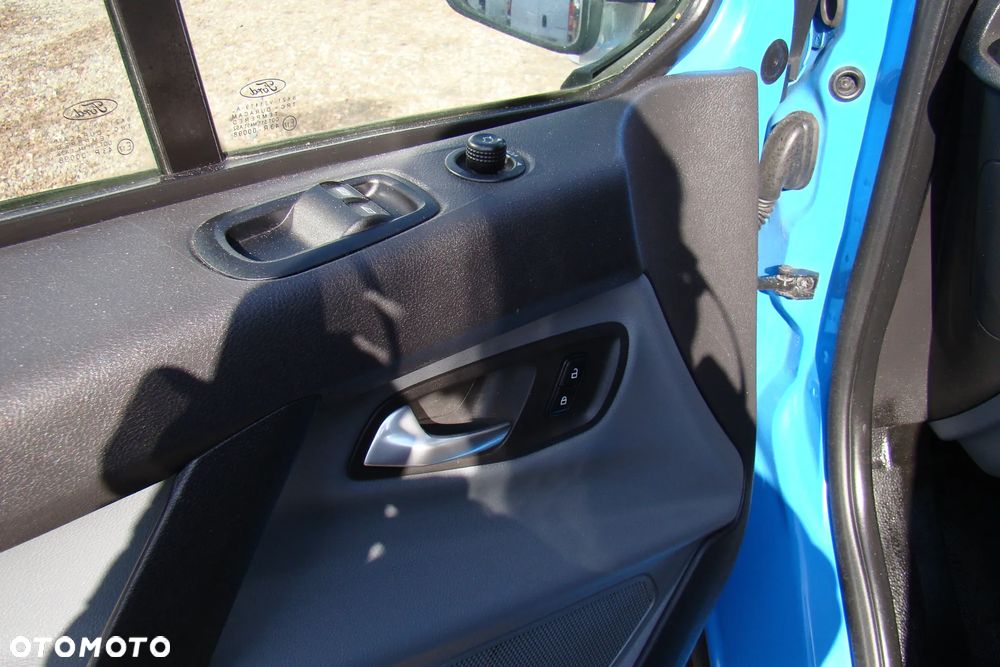 Ford Custom Transit - 14