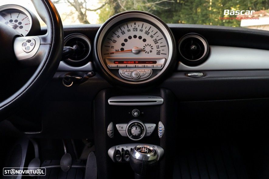 MINI 3 Portas Cooper D - 25