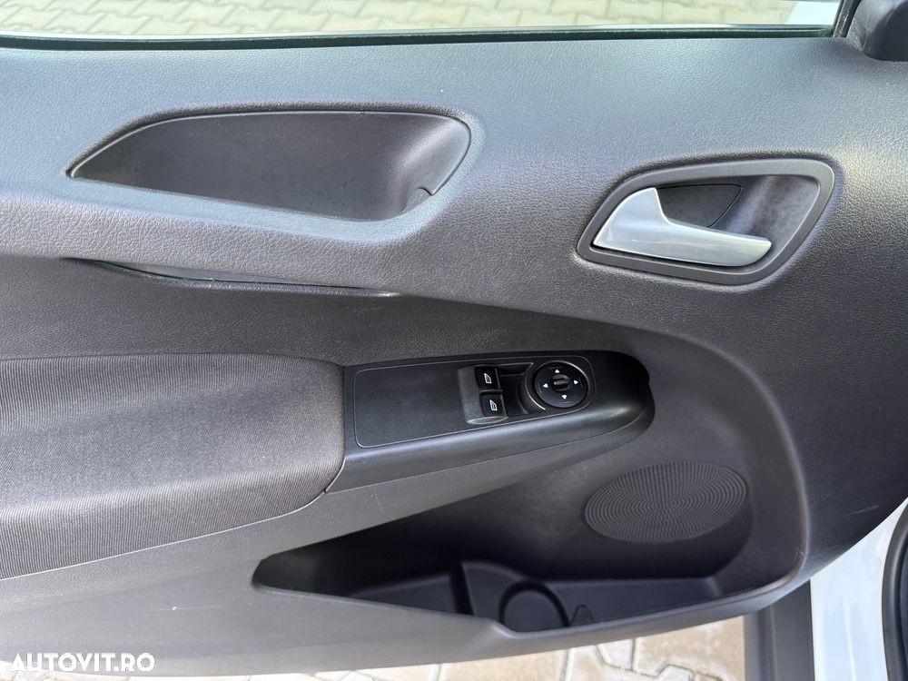 Ford TRANSIT-COURIER - 12