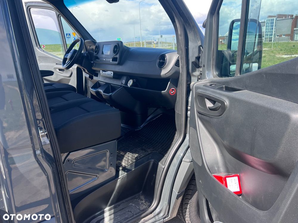 Mercedes-Benz SPRINTER - 16