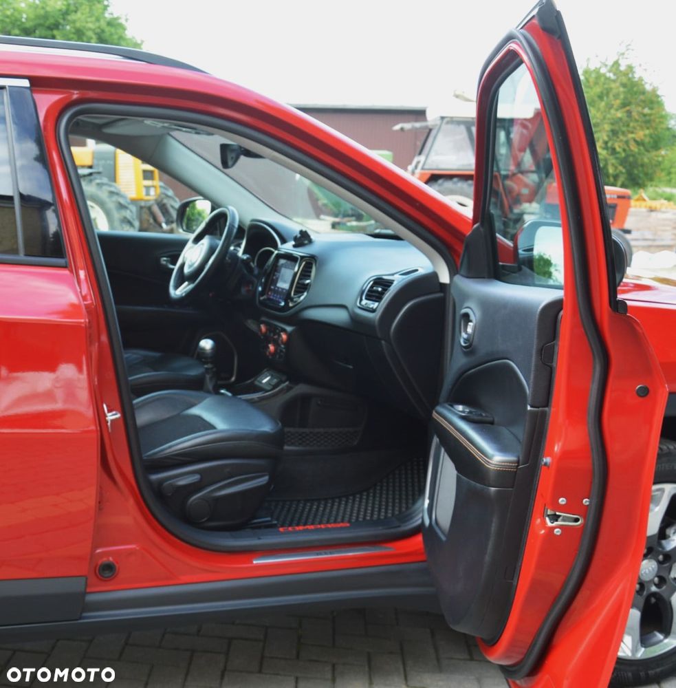 Jeep Compass - 24