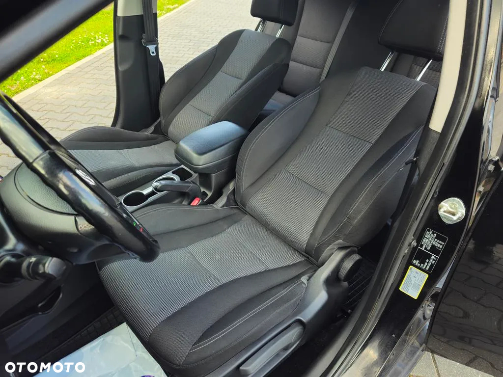 Hyundai i30 1.4 Fifa World Cup Edition - 6