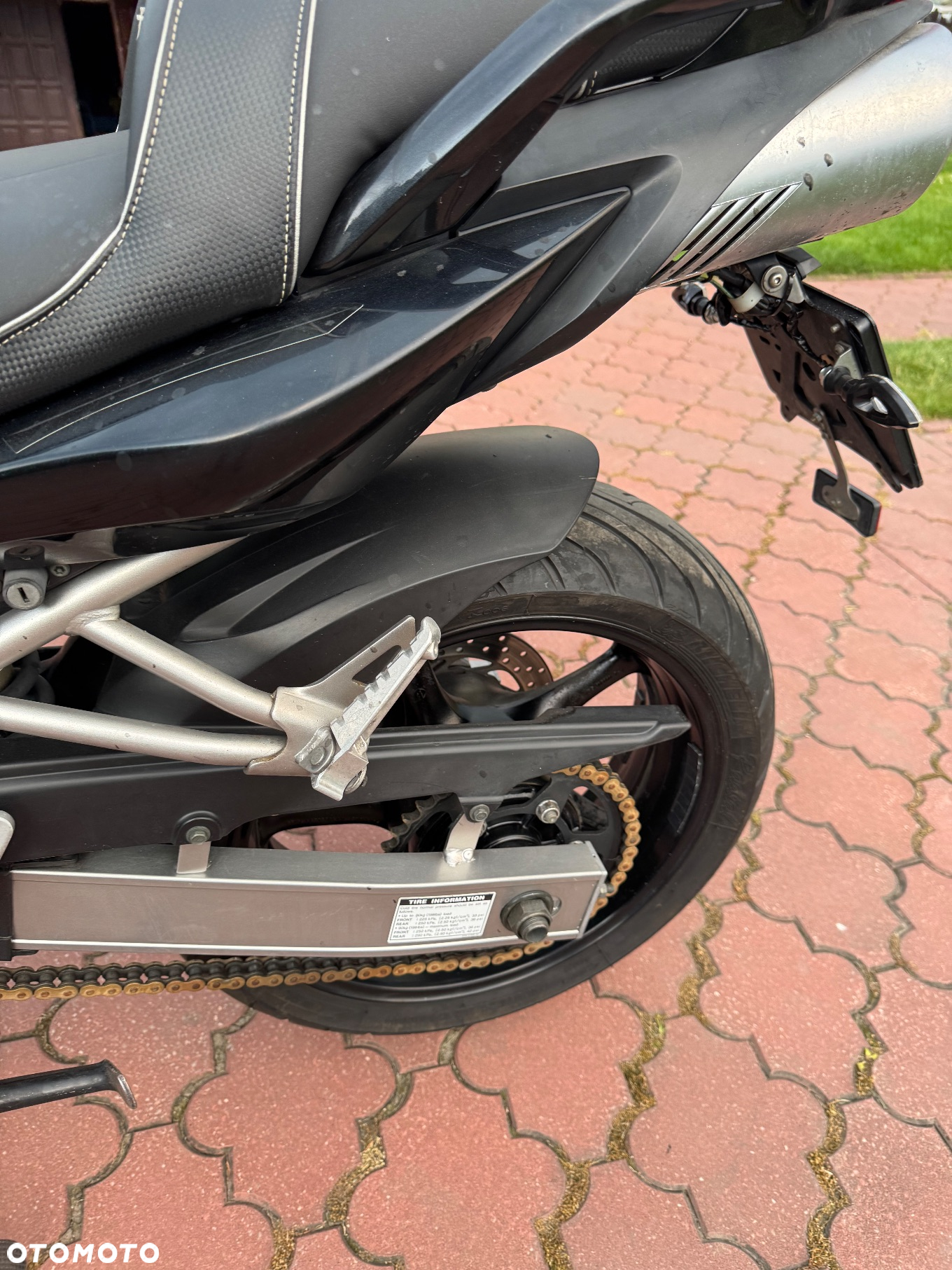 Yamaha FZ6 - 10