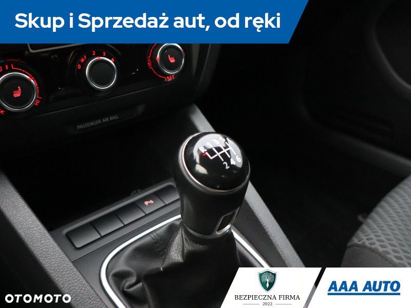Volkswagen Jetta - 14