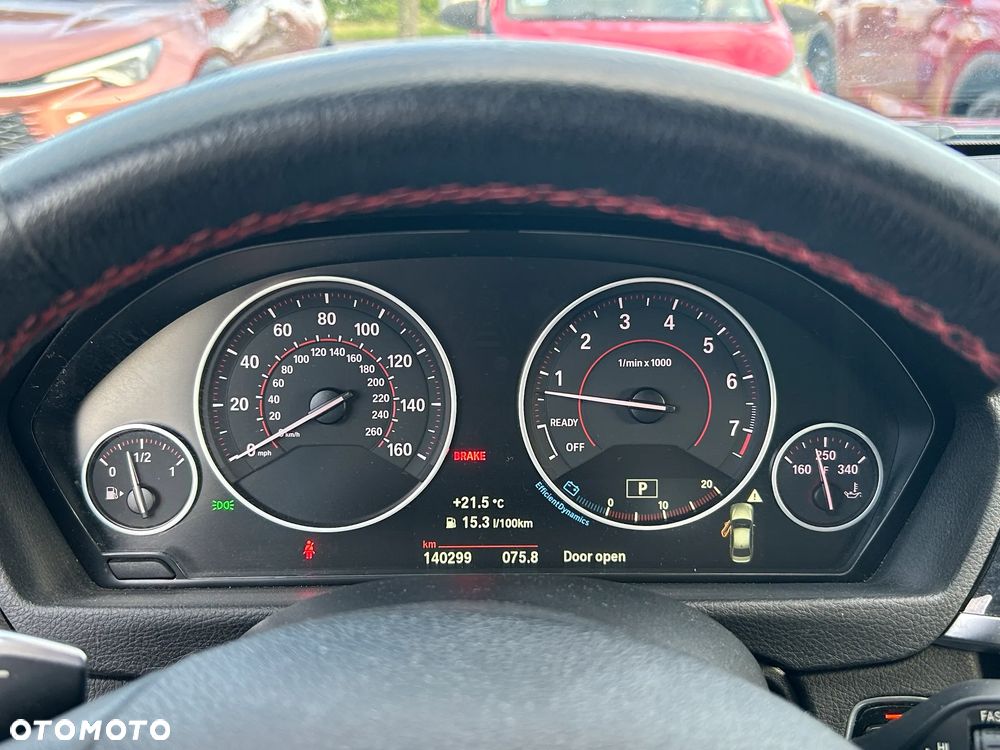 BMW Seria 3 330i xDrive Sport Line - 26