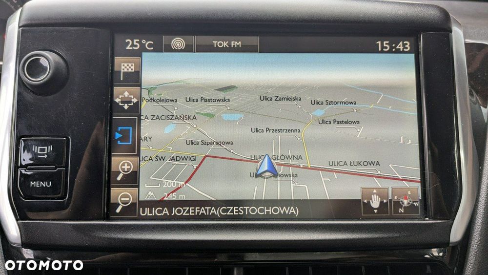 Peugeot 208 - 28