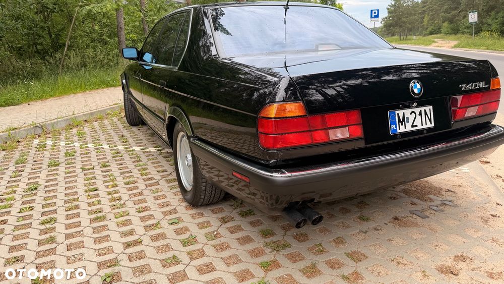BMW Seria 7 - 38