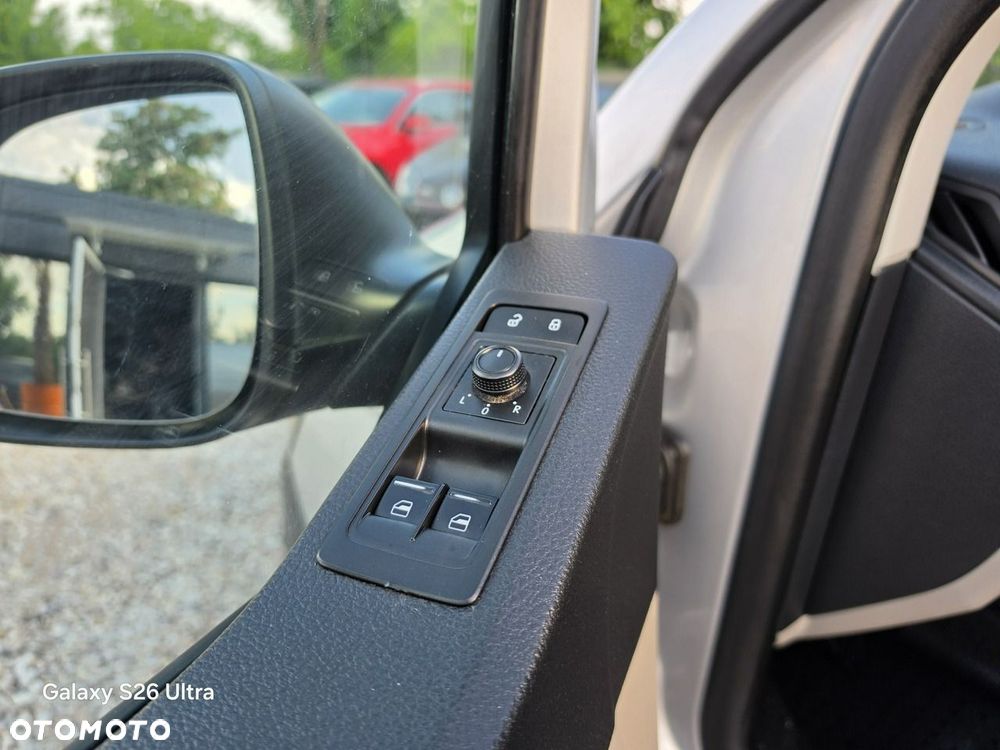 Volkswagen Transporter - 28