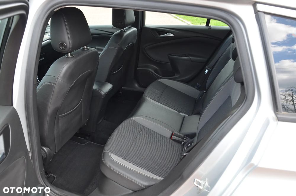 Opel Astra 1.2 T GS S&S - 16