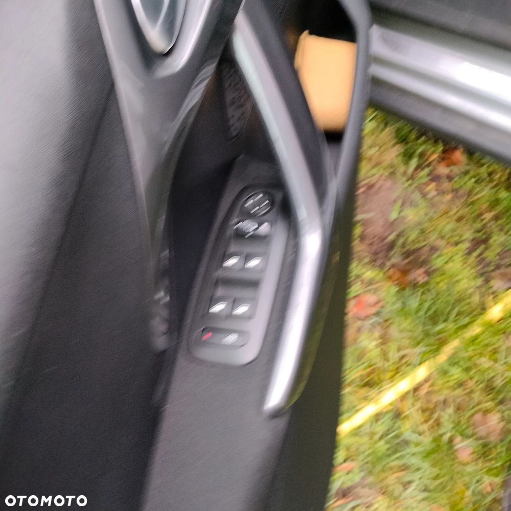 Peugeot 2008 - 9