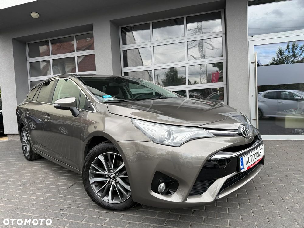 Toyota Avensis 1.8 Premium MS - 18