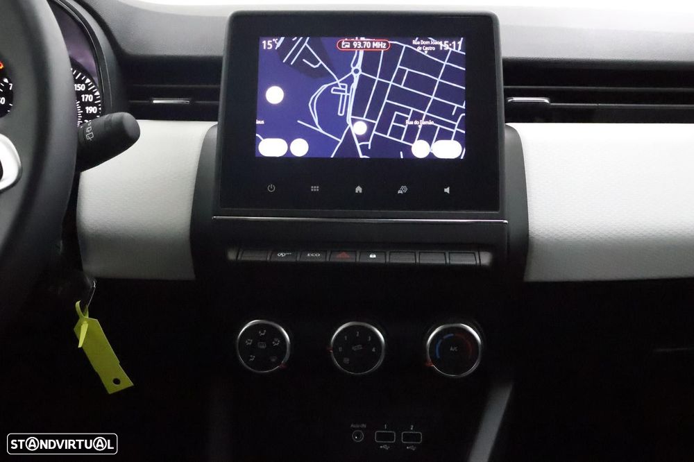 Renault Clio 1.0 TCe Limited CVT - 22