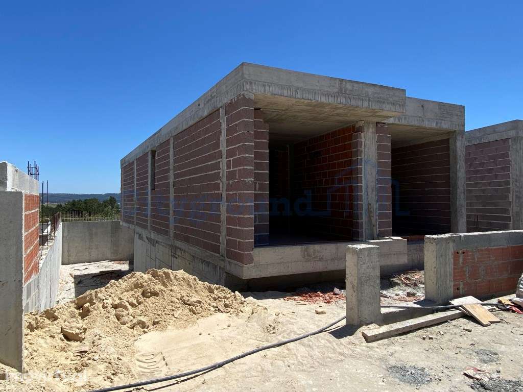 Moradia T2 com garagem e piscina junto à praia - Grande imagem: 2/46