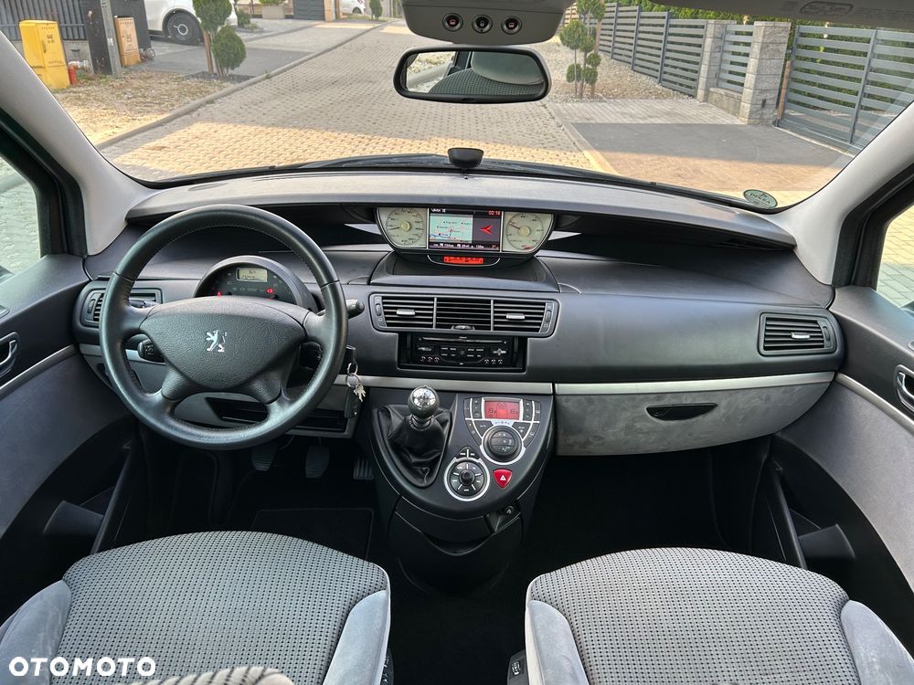 Peugeot 807 HDi 165 Premium - 22