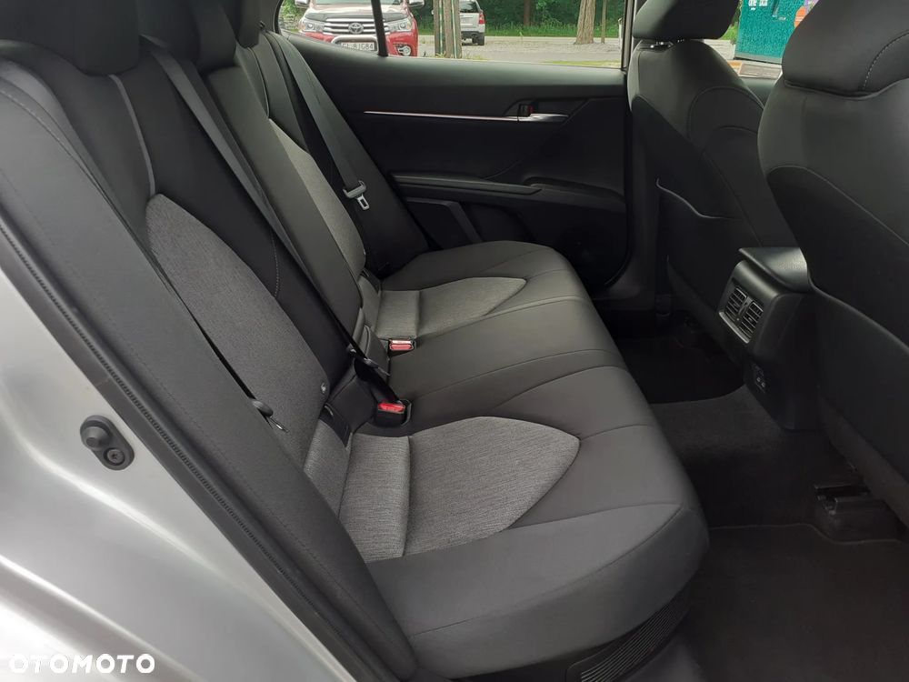 Toyota Camry - 25