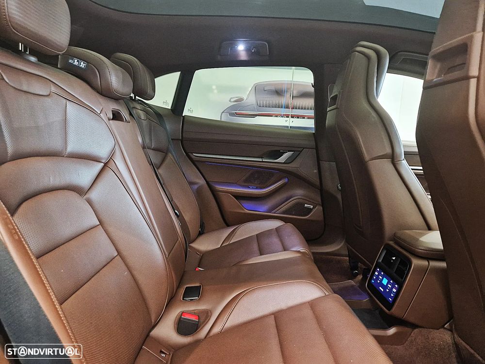 Porsche Taycan Cross Turismo 4S - 30