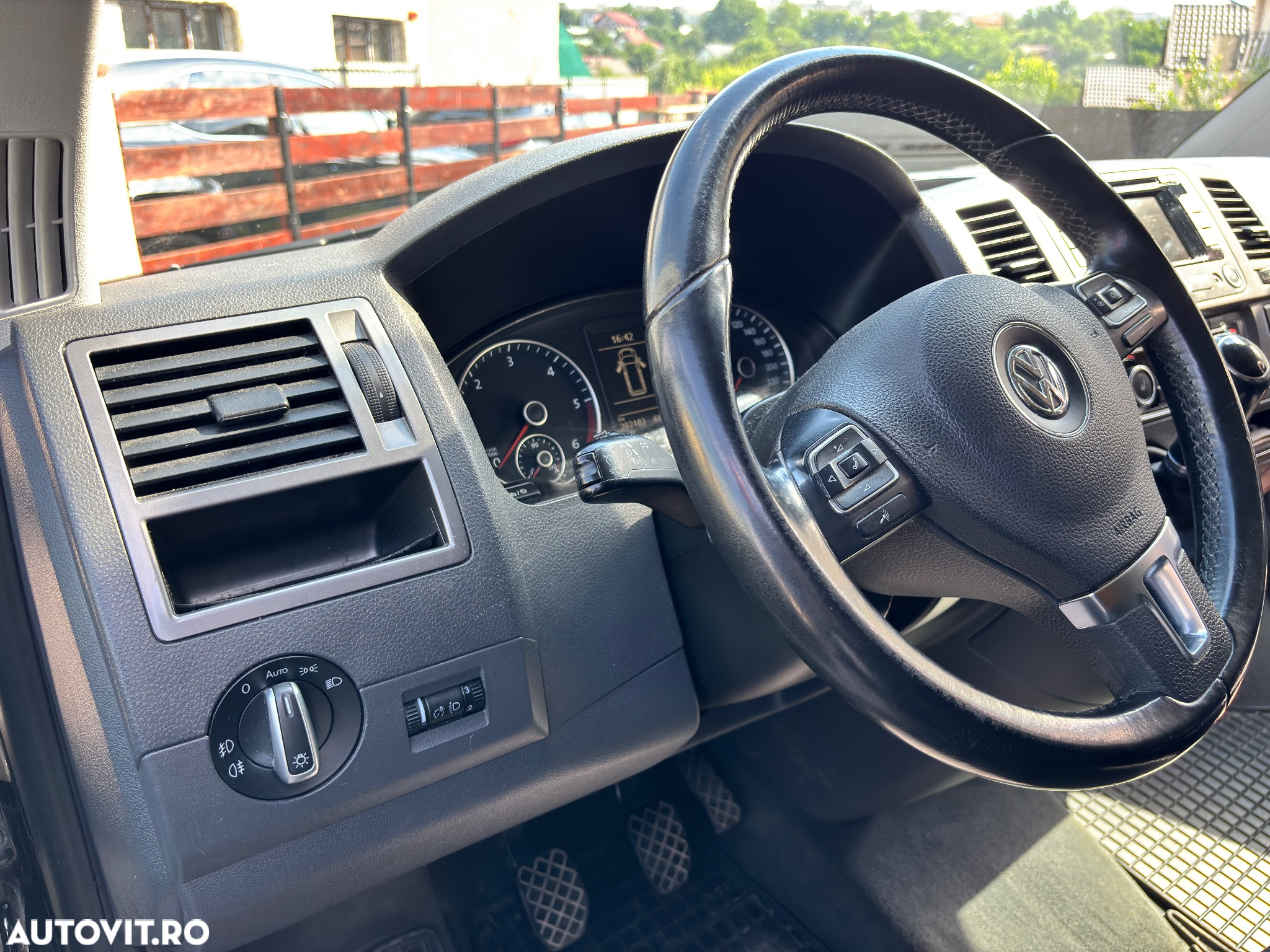 Volkswagen Multivan - 19