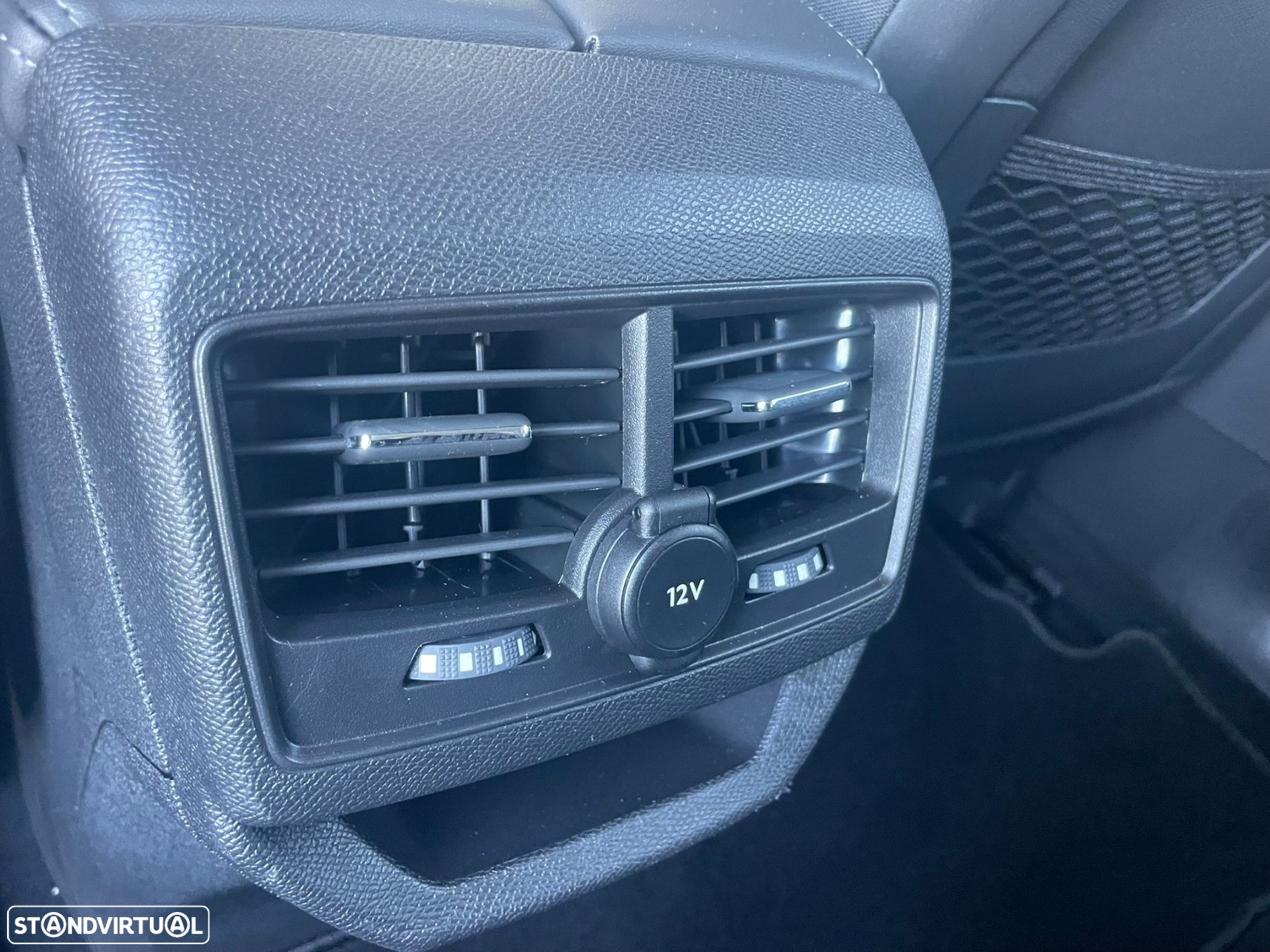 Peugeot 3008 1.6 Hybrid Allure e-EAT8 - 37
