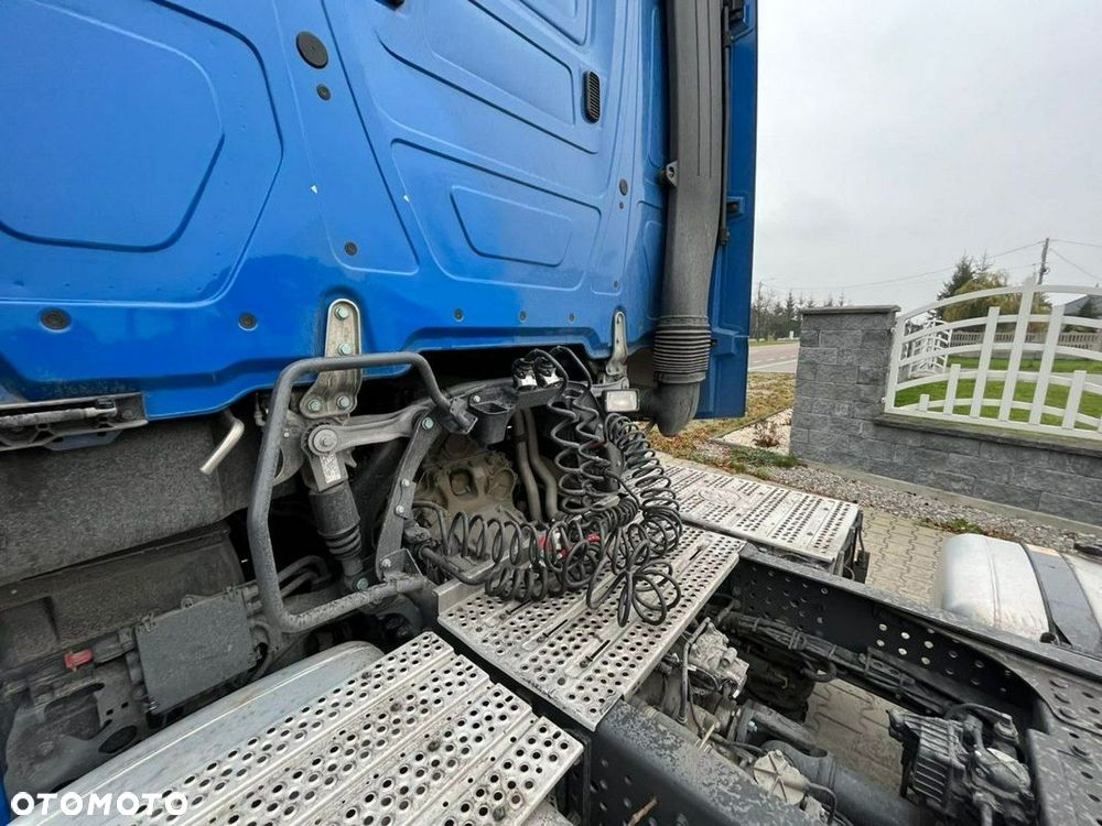 Mercedes-Benz 1845 - 11