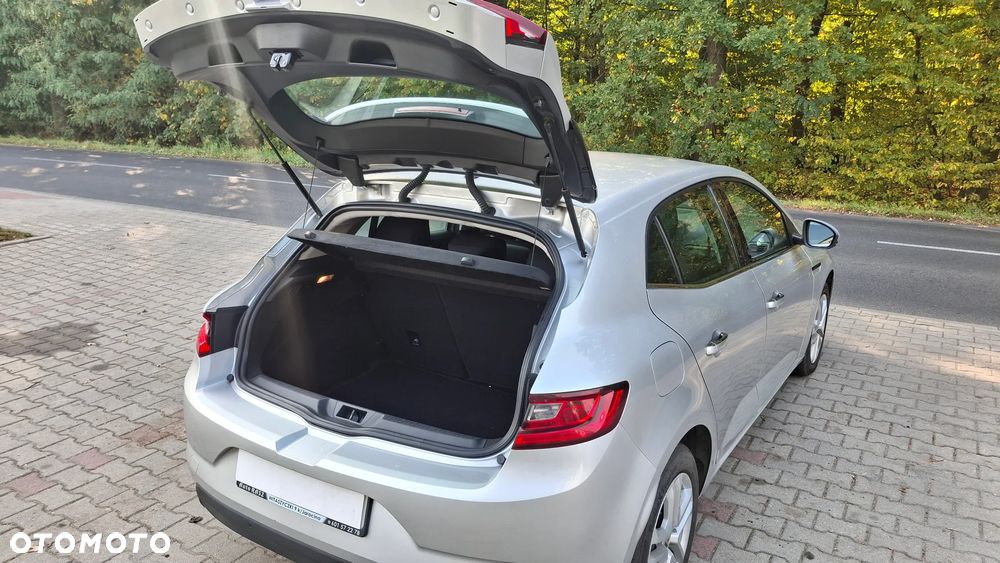 Renault Megane TCe 115 GPF LIMITED - 17