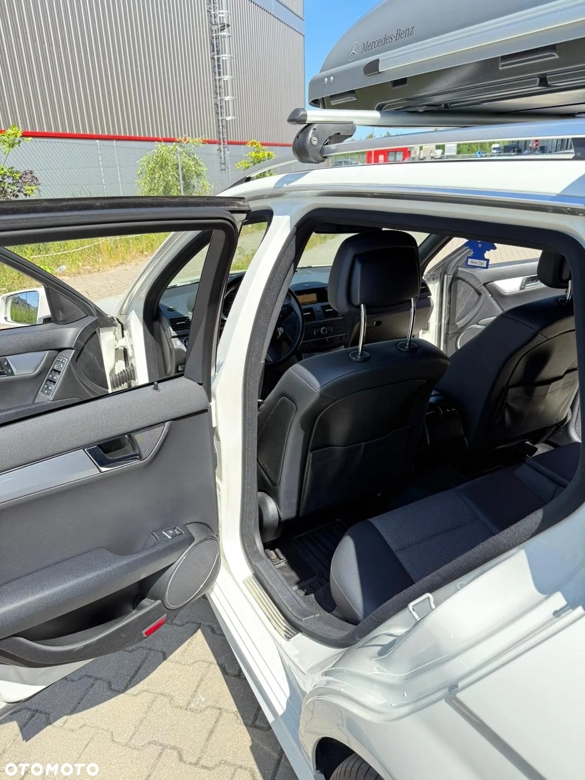 Mercedes-Benz Klasa C 180 T CGI Automatik BlueEFFICIENCY Avantgarde - 33