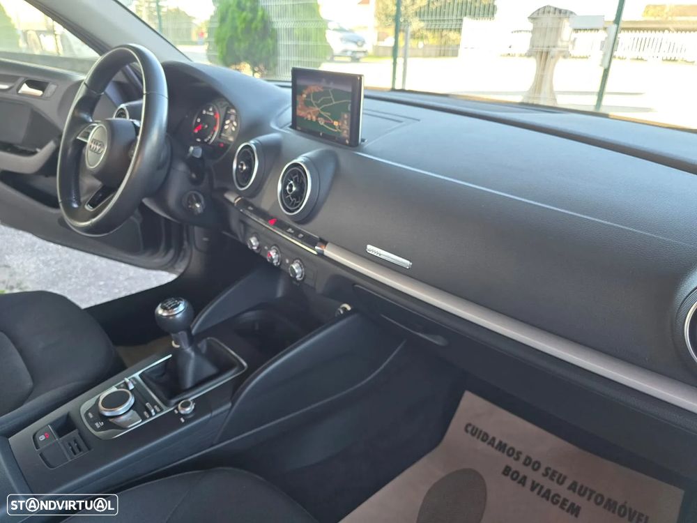 Audi A3 Sportback 30 TDI Design - 28