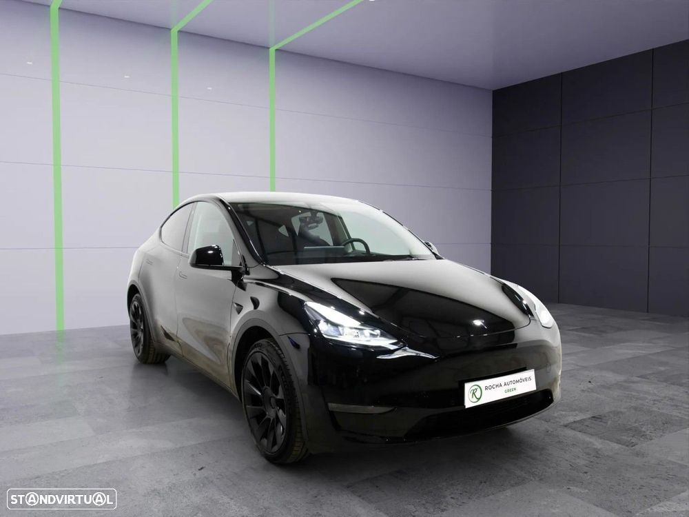 Tesla Model Y - 4