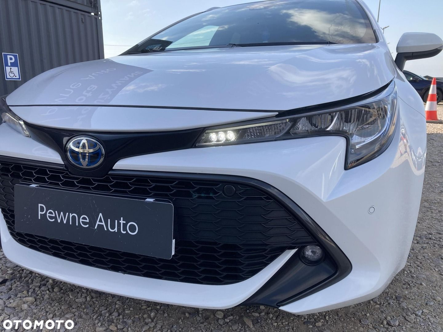 Toyota Corolla 2.0 Hybrid Comfort - 29