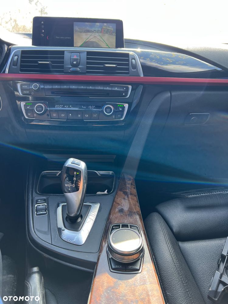 BMW Seria 3 330i xDrive Edition Luxury Line Purity - 17