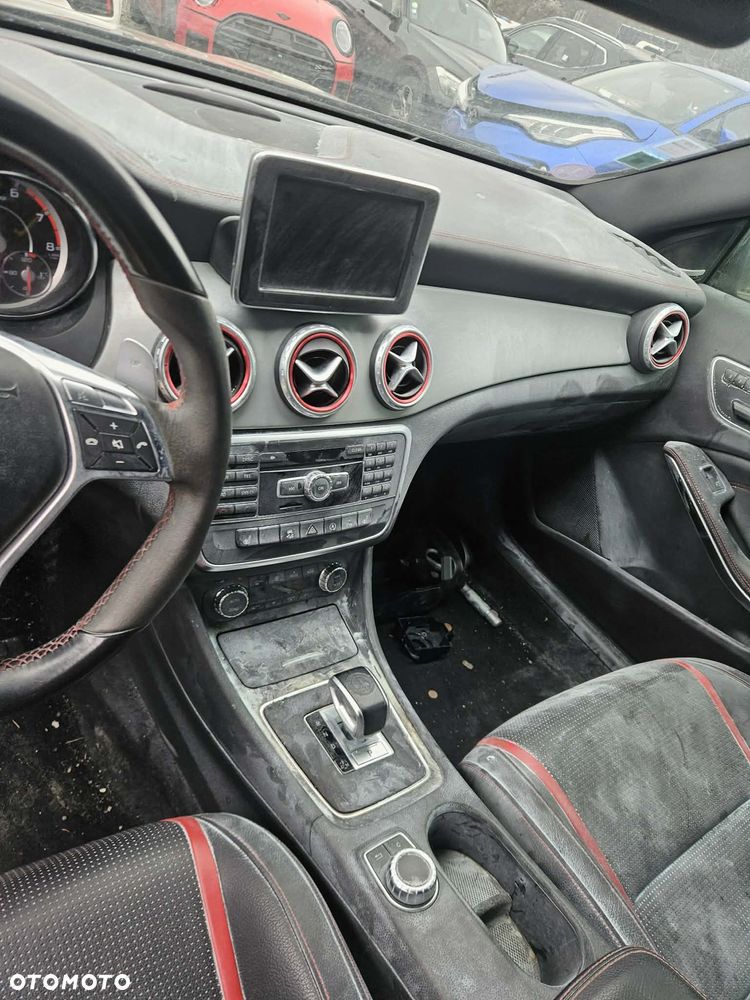 Mercedes-Benz GLA 45 AMG 4-Matic - 13