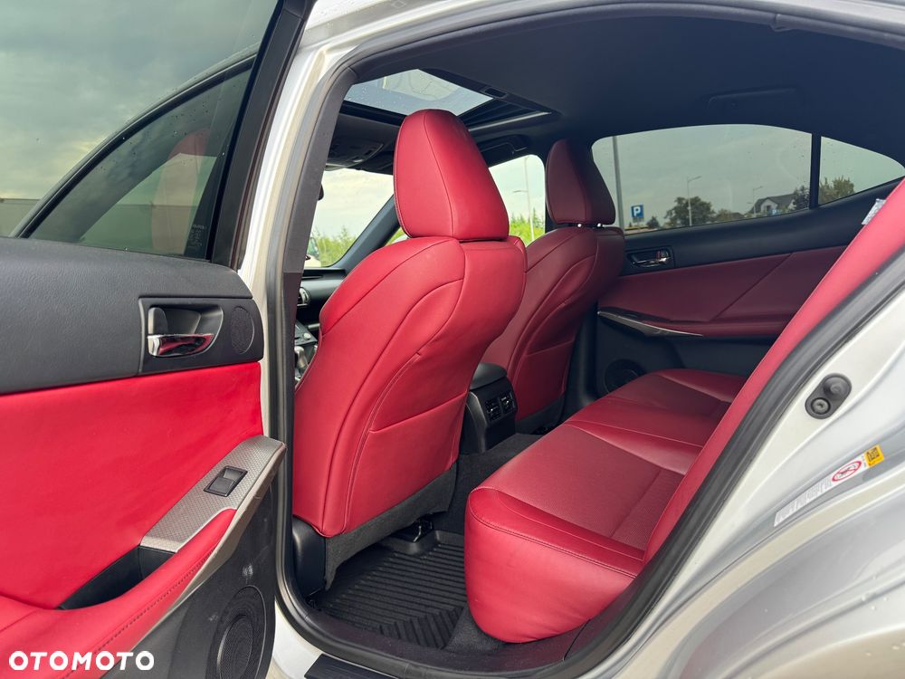Lexus Inny - 12