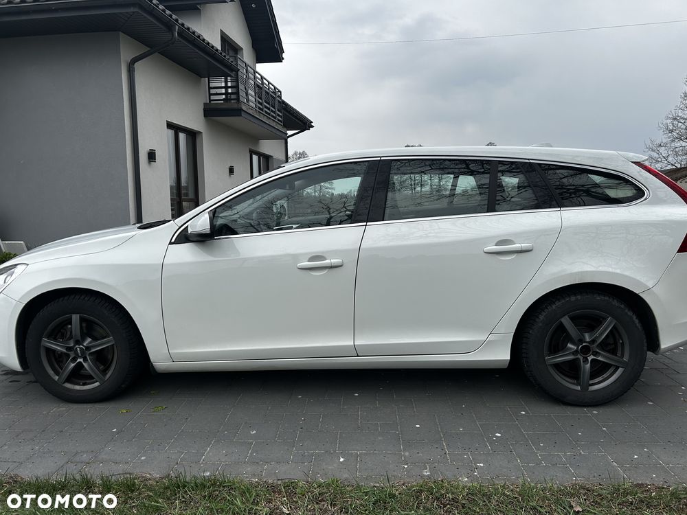 Volvo V60 D5 AWD - 3