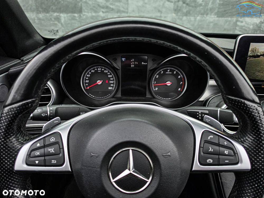 Mercedes-Benz Klasa C 300 4Matic 9G-TRONIC AMG Line - 24