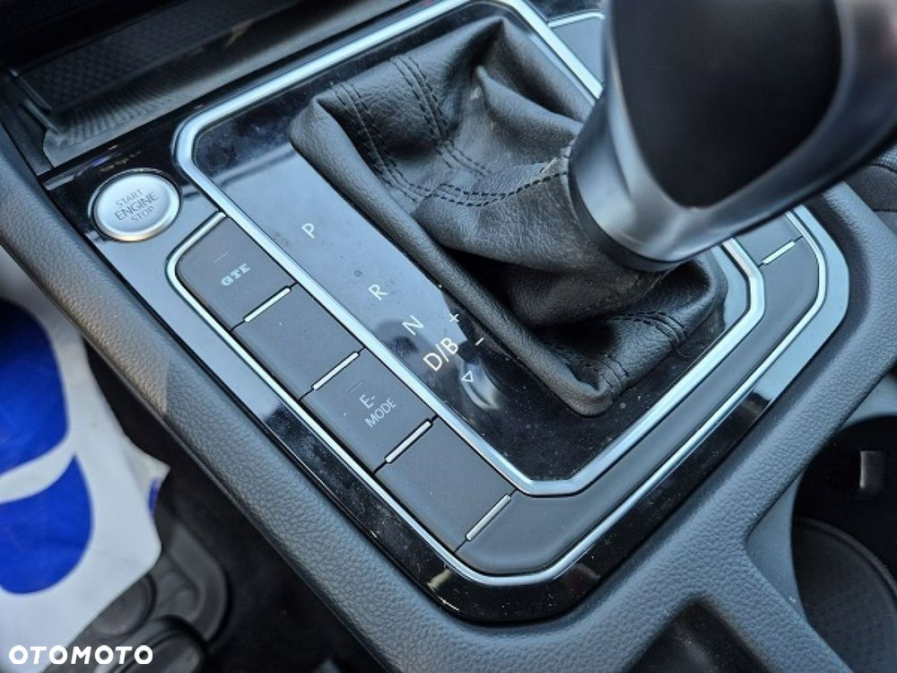 Volkswagen Passat - 37