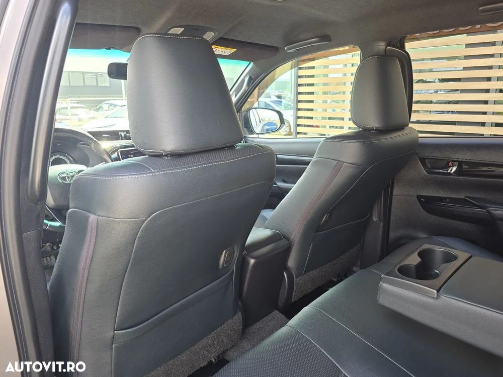 Toyota Hilux 2.4D 150CP 4x4 Double Cab AT Executive - 18
