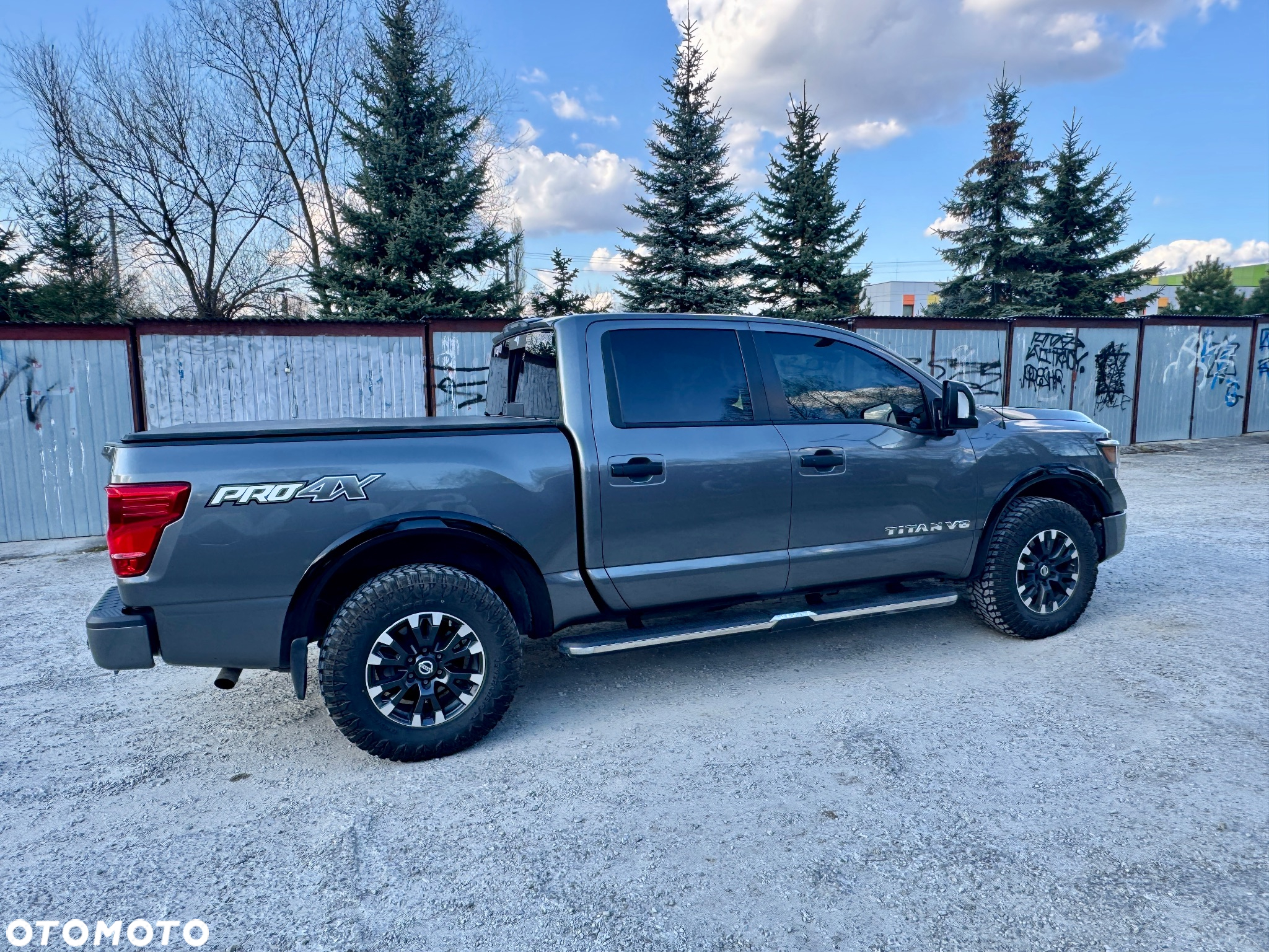 Nissan Titan - 13