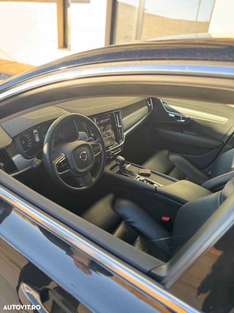 Volvo S90 D3 Geartronic Momentum Pro - 26