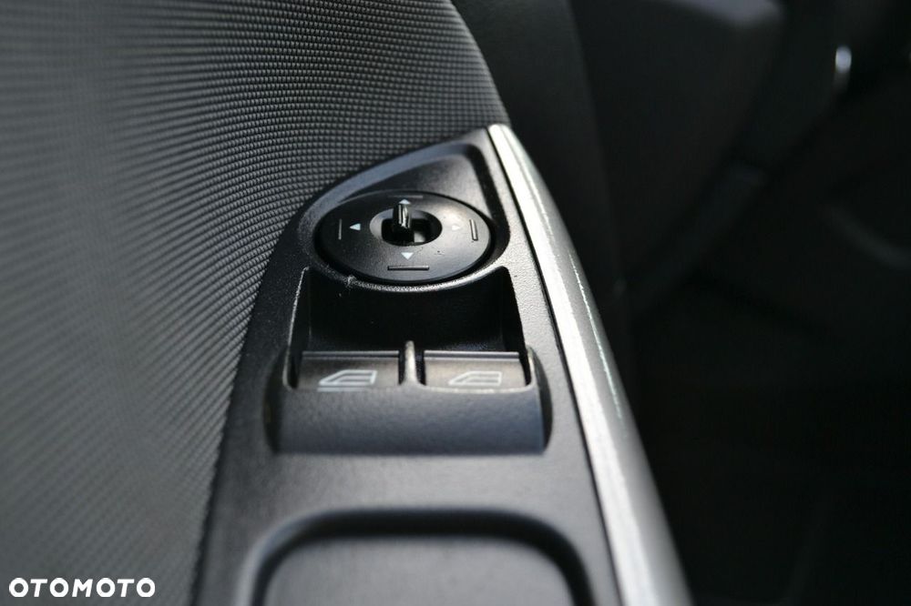 Ford Focus 1.6 Edition - 13