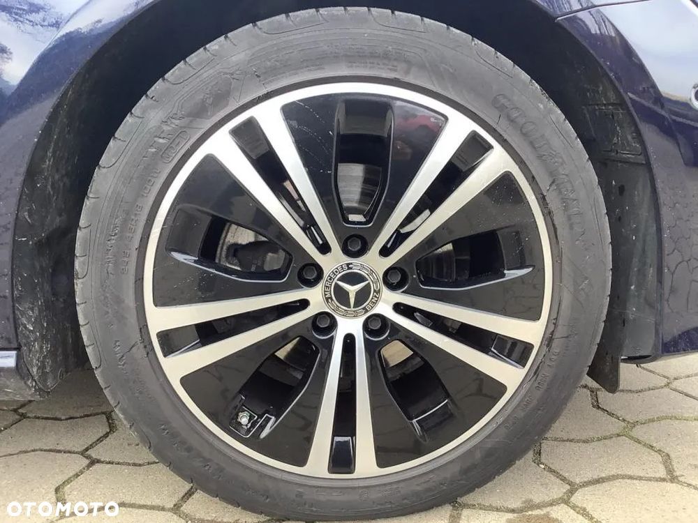 Mercedes-Benz Klasa E 220 d T 9G-TRONIC Edition AVANTGARDE - 13