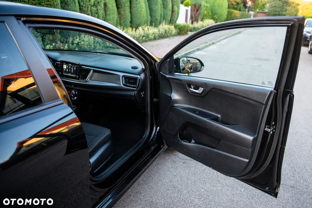 Kia Rio 1.2 Business Line Plus - 37