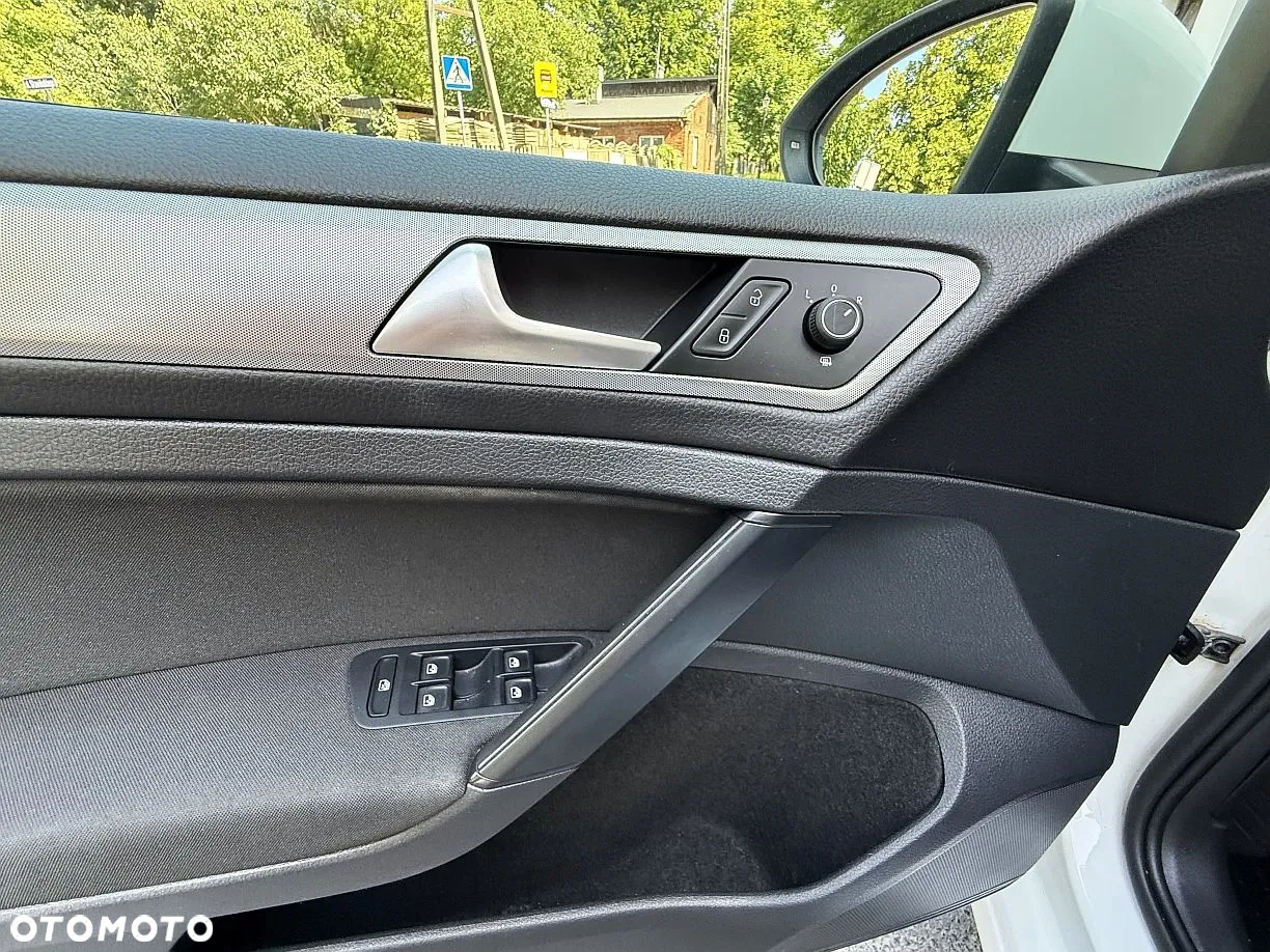 Volkswagen Golf VII 1.0 TSI Comfortline - 39