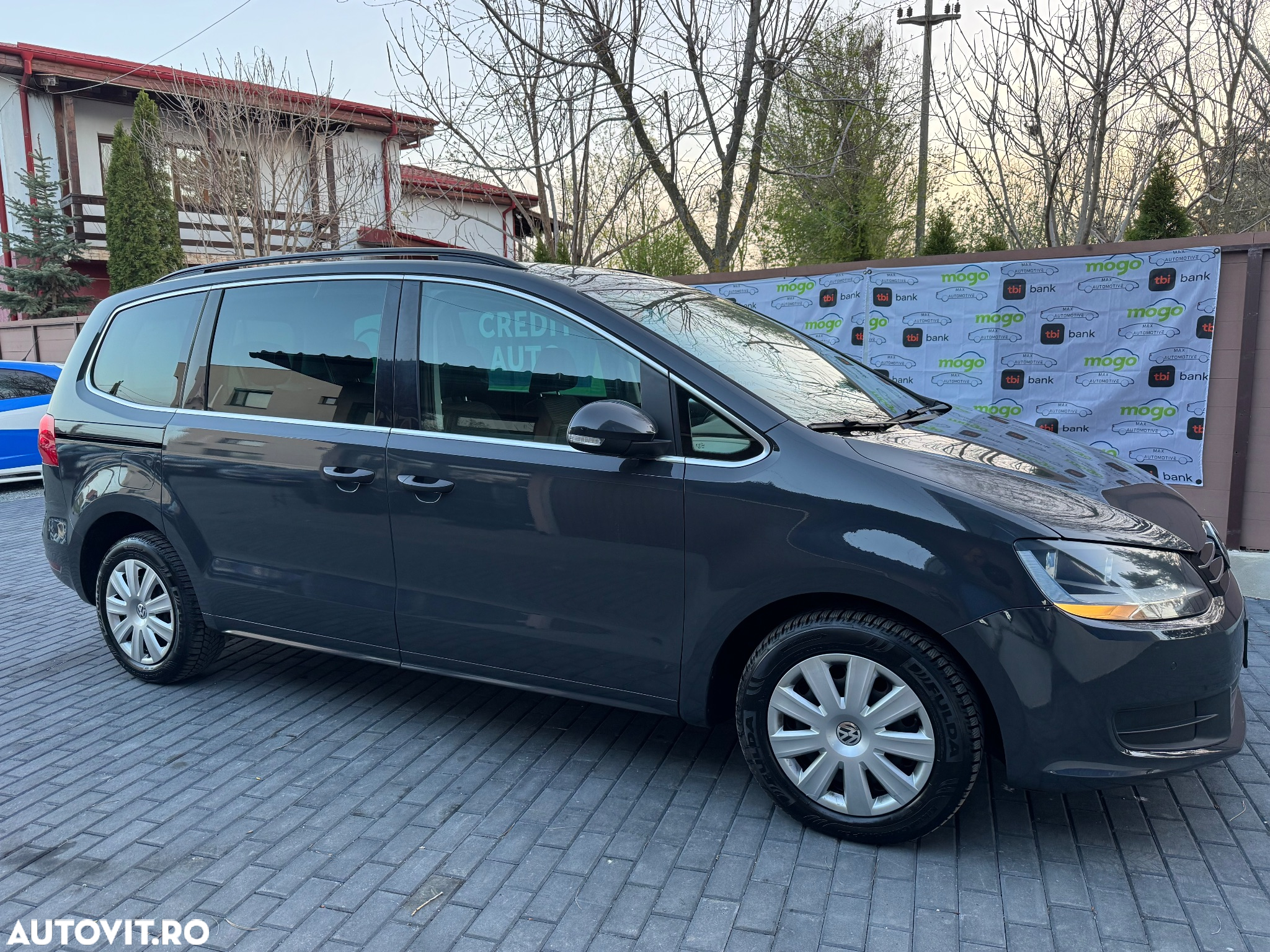 Volkswagen Touran 1.9 TDI Conceptline - 4