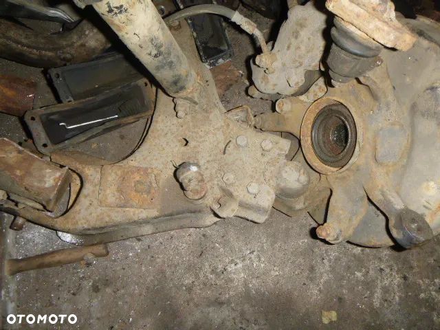wahacz NISSAN TERANO 2 PRAWY - 1