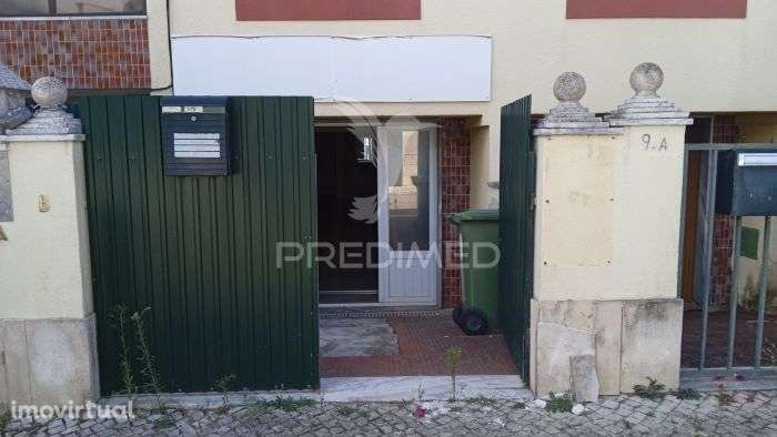 Loja transformada em T1 - Vale de Milhaços - Grande imagem: 3/10