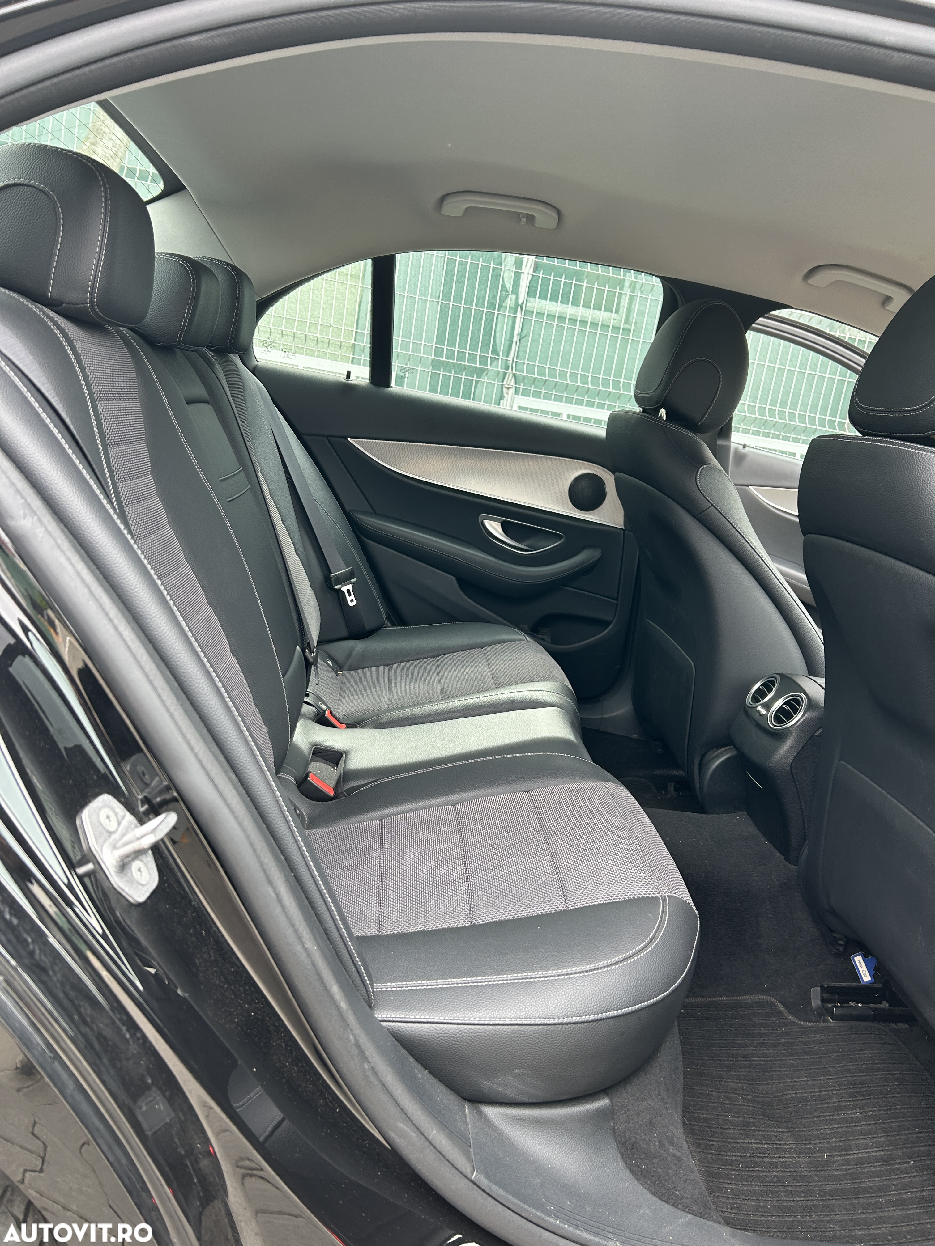 Mercedes-Benz E 200 4Matic 9G-TRONIC - 7