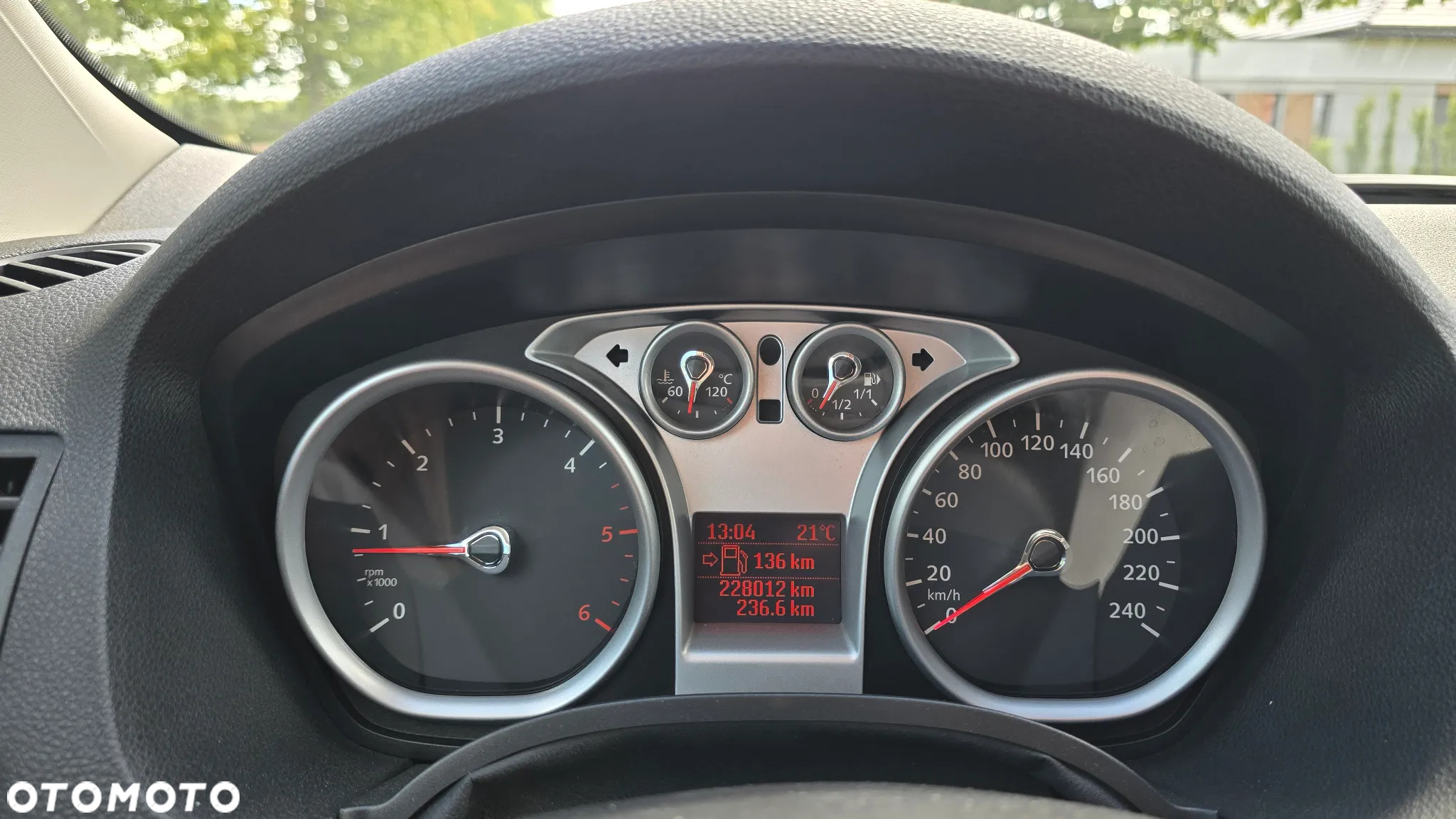 Ford Kuga - 25
