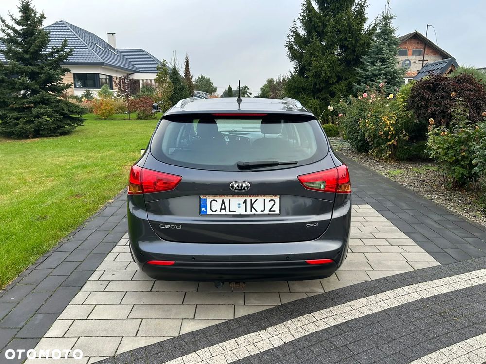 Kia Ceed - 8